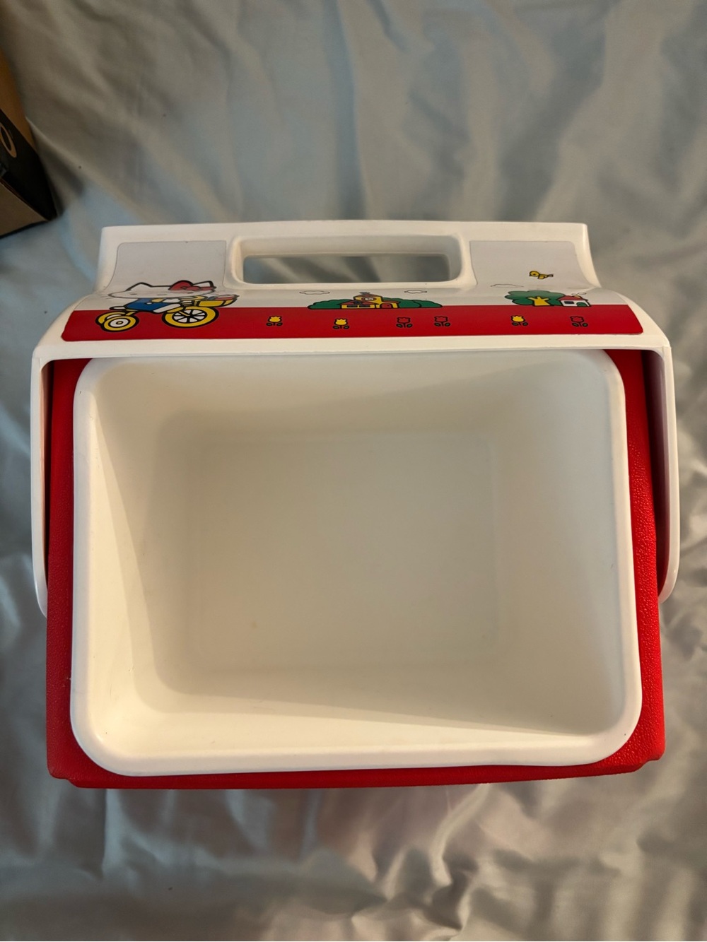 Igloo Hello Kitty Playmate Mini Cooler Special Edition 4 Qt Red White Sanro Box - Picture 7 of 12